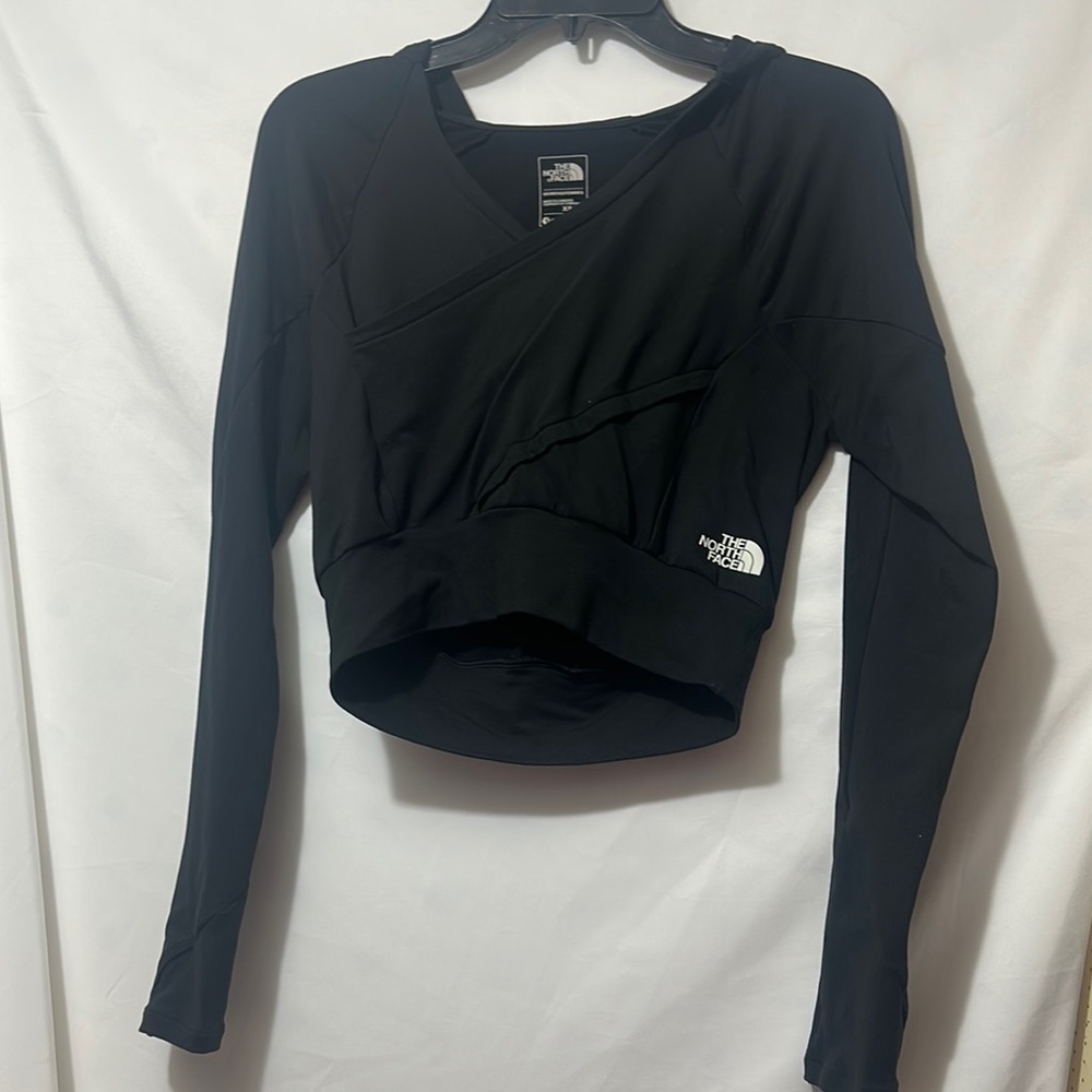 The North Face Women's Black Long Sleeve Top